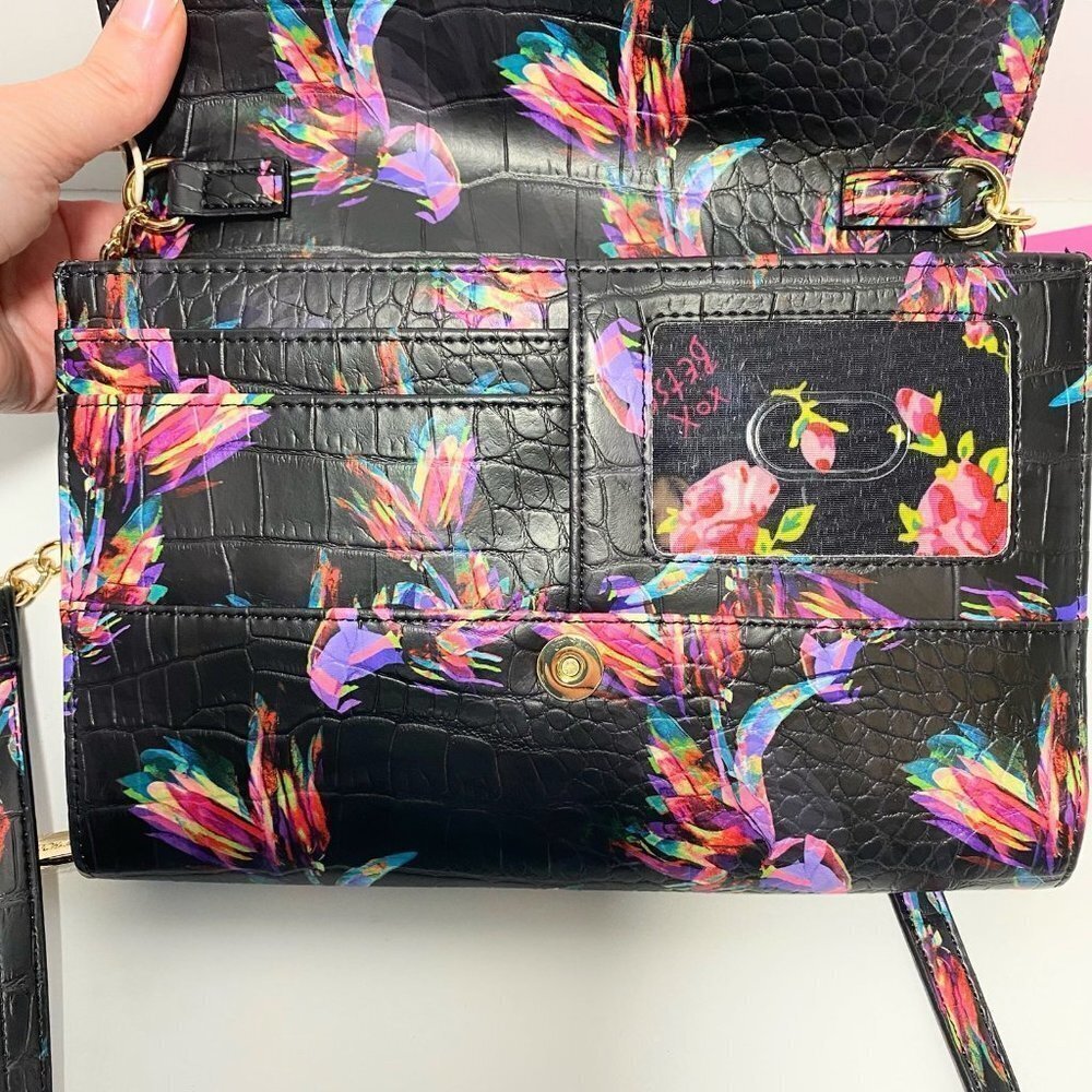 Betsey Johnson Bow Front Black Floral Clutch Wallet Crossbody Bag NWT - Picture 6 of 8